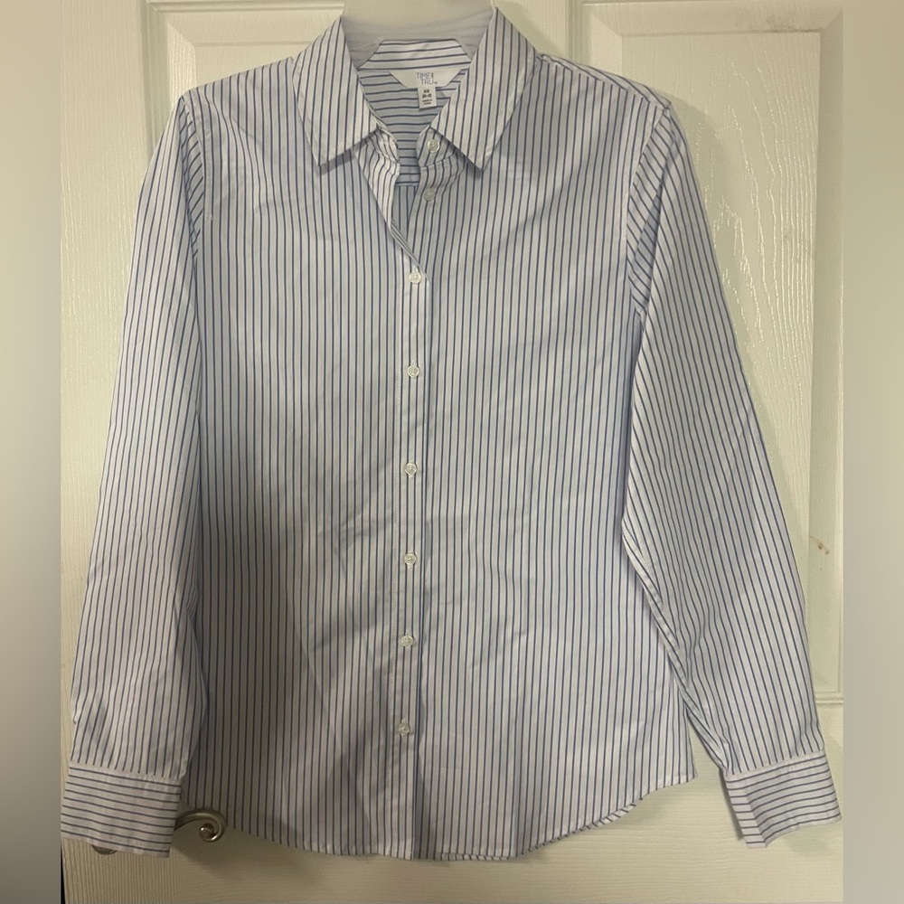 Time and Tru Women’s Blue Button-Up Shirt! NWT! Size XS! - Picture 5 of 8